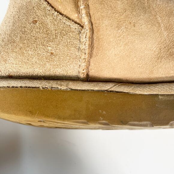 UGG Classic Short II Suede & Wool  Boots Mustard Seed Tan Women 8 - Picture 16 of 16